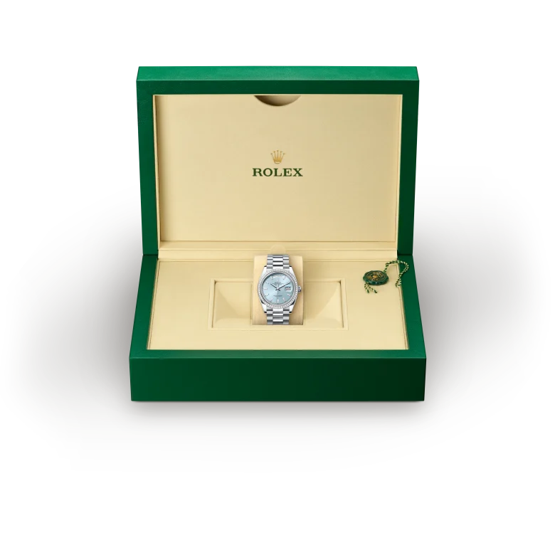 rolex Day-Date  M128396TBR-0003   - Il quadrante blu ghiaccio è la caratteristica discreta ed esclusiva che contraddistingue gli orologi Rolex in platino. Rolex utilizza il platino, il più nobile dei metalli, per i segnatempo più raffinati. Il raffinato colore del quadrante è disponibile unicamente per il Day‑Date, il Cosmograph Daytona e il Perpetual 1908.